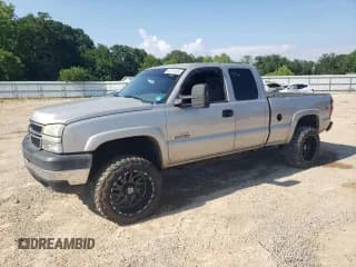 ✅ 2007 Chevrolet Silverado 2500HD LT2 • VIN: 1GCHK29D17E136598 • Лот: 51532615. Опубликован ранее на Copart с пробегом 349 023 миль. Бесплатный доступ к архиву аукционных продаж из США и подробный отчёт об истории автомобиля на DreamBid. Изображение 1.