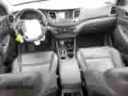 2017 Hyundai Tucson SE Plus с VIN KM8J33A47HU406372, выставлен на аукционе Copart как лот 57455585 с пробегом 95 698 миль миль и Списание • Salvage title. История ставок и продаж доступна на DreamBid. Изображение 8.