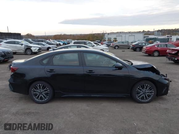 ✅ 2023 Kia Forte GT-Line • VIN: 3KPF54AD1PE577397 • Lot: 43548972. Wystawiony na IAAI z przebiegiem 35 063 mil. Bezpłatny archiwum sprzedaży aukcyjnych z USA i szczegółowy raport historii pojazdu na DreamBid. Zdjęcie 14.