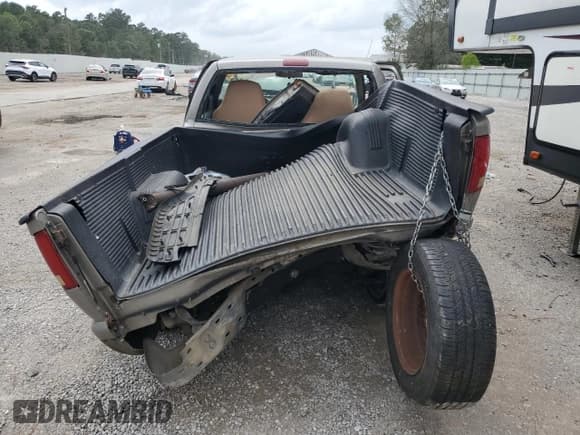 ✅ 2003 Chevrolet S-10 LS • VIN: 1GCCS14H038236618 • Лот: 64458724. Опубликован ранее на Copart с пробегом Не указан. Бесплатный доступ к архиву аукционных продаж из США и подробный отчёт об истории автомобиля на DreamBid. Изображение 6.