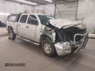 2007 Chevrolet Silverado 2500HD 1LT z VIN 1GCHK23K87F551550, wystawiony jako IAAI lot #42908931 z przebiegiem 159 873 mil mil oraz . Historia ofert i sprzedaży dostępna na DreamBid. Obrazek 1.