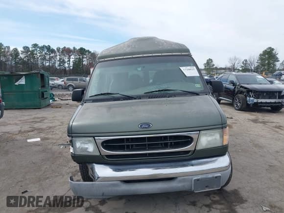 ✅ 2002 Ford Econoline Passenger XL • VIN: 1FMRE11L82HA83636 • Lot: 41718025. Wystawiony na IAAI z przebiegiem 153 581 mil. Bezpłatny archiwum sprzedaży aukcyjnych z USA i szczegółowy raport historii pojazdu na DreamBid. Zdjęcie 12.