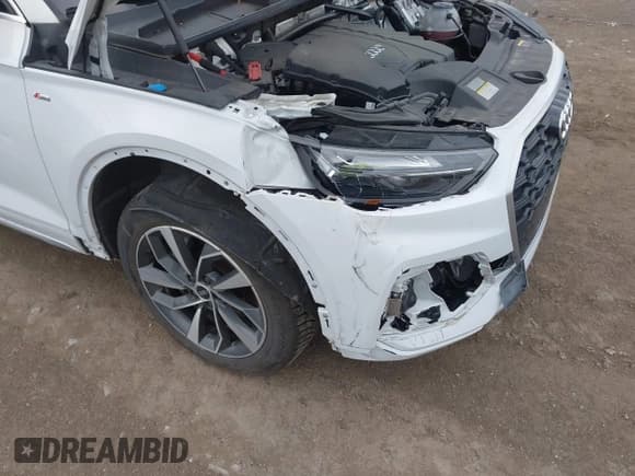 ✅ 2022 Audi Q5 S line Premium Plus • VIN: WA1EAAFY2N2014414 • Lot: 42069743. Wystawiony na IAAI z przebiegiem 44 654 mil. Bezpłatny archiwum sprzedaży aukcyjnych z USA i szczegółowy raport historii pojazdu na DreamBid. Zdjęcie 6.