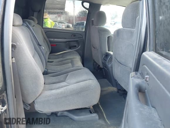 ✅ 2006 Chevrolet Silverado 1500 LT1 • VIN: 2GCEC13Z161273782 • Lot: 43734199. Wystawiony na IAAI z przebiegiem 205 365 mil. Bezpłatny archiwum sprzedaży aukcyjnych z USA i szczegółowy raport historii pojazdu na DreamBid. Zdjęcie 8.