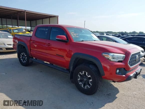 ✅ 2019 Toyota Tacoma TRD Off Road • VIN: 5TFCZ5AN6KX211241 • Lot: 43264524. Wystawiony na IAAI z przebiegiem 73 706 mil. Bezpłatny archiwum sprzedaży aukcyjnych z USA i szczegółowy raport historii pojazdu na DreamBid. Zdjęcie 1.