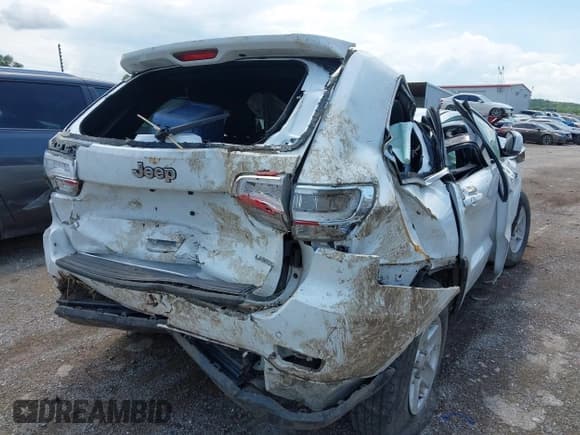 ✅ 2017 Jeep Grand Cherokee Altitude • VIN: 1C4RJFAG5HC651735 • Лот: 42716930. Опубликован ранее на IAAI с пробегом Не указан. Бесплатный доступ к архиву аукционных продаж из США и подробный отчёт об истории автомобиля на DreamBid. Изображение 18.