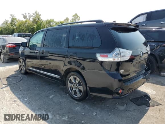 ✅ 2019 Toyota Sienna SE • VIN: 5TDEZ3DCXKS218626 • Лот: 70773084. Опубликован ранее на Copart с пробегом 133 871 миль. Бесплатный доступ к архиву аукционных продаж из США и подробный отчёт об истории автомобиля на DreamBid. Изображение 2.