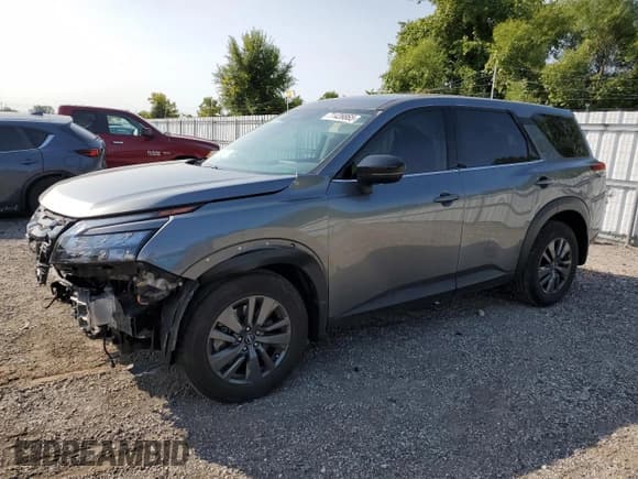✅ 2024 Nissan Pathfinder S • VIN: 5N1DR3AC7RC250067 • Lot: 71439865. Wystawiony na Copart z przebiegiem 21 032 mil. Bezpłatny archiwum sprzedaży aukcyjnych z USA i szczegółowy raport historii pojazdu na DreamBid. Zdjęcie 1.