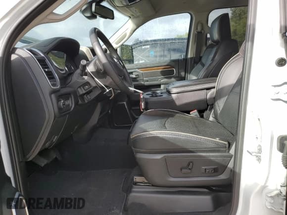 ✅ 2024 Ram 2500 Laramie • VIN: 3C6UR5FL0RG355174 • Lot: 82612145. Listed on Copart with 22,099 mi. Free auction sales archive from the USA and detailed vehicle history report at DreamBid. Image 7.