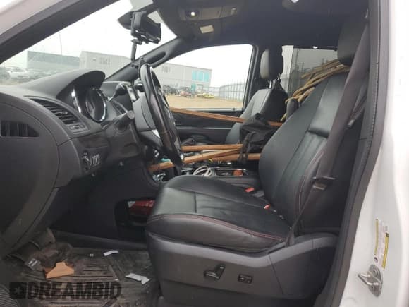 ✅ 2020 Dodge Grand Caravan GT • VIN: 2C4RDGEGXLR247059 • Lot: 86807945. Wystawiony na Copart z przebiegiem 86 682 mil. Bezpłatny archiwum sprzedaży aukcyjnych z USA i szczegółowy raport historii pojazdu na DreamBid. Zdjęcie 7.