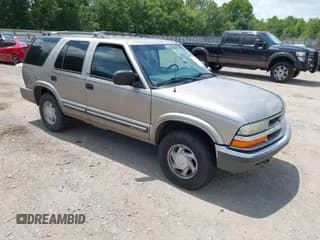 ✅ 2001 Chevrolet Blazer LT • VIN: 1GNDT13WX1K245402 • Lot: 42894831. Wystawiony na IAAI z przebiegiem 173 076 mil. Bezpłatny archiwum sprzedaży aukcyjnych z USA i szczegółowy raport historii pojazdu na DreamBid. Zdjęcie 1.