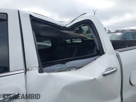 ✅ 2017 GMC Sierra 1500 SLT • VIN: 3GTU2NEC6HG289632 • Lot: 43549006. Wystawiony na IAAI z przebiegiem 68 081 mil. Bezpłatny archiwum sprzedaży aukcyjnych z USA i szczegółowy raport historii pojazdu na DreamBid. Zdjęcie 6.