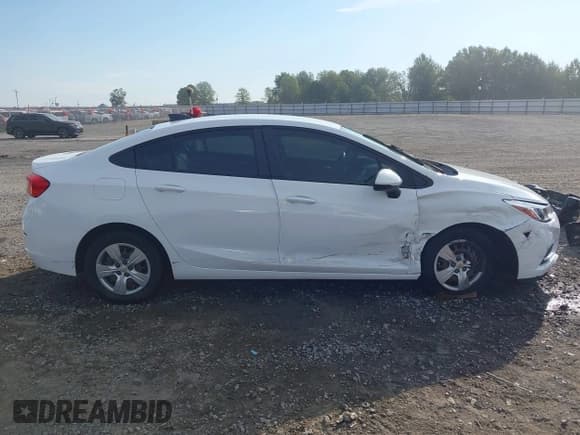 ✅ 2018 Chevrolet Cruze LS • VIN: 1G1BC5SM2J7143059 • Лот: 43384854. Опубликован ранее на IAAI с пробегом 85 278 миль. Бесплатный доступ к архиву аукционных продаж из США и подробный отчёт об истории автомобиля на DreamBid. Изображение 14.