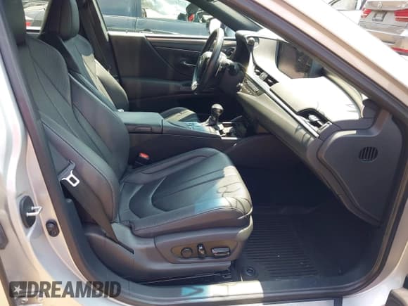 ✅ 2020 Lexus ES 350 F Sport • VIN: 58AGZ1B18LU058424 • Lot: 42749479. Listed on IAAI with 65,031 mi. Free auction sales archive from the USA and detailed vehicle history report at DreamBid. Image 5.