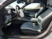 ✅ 2025 Mercedes-Benz SL 43 AMG • VIN: W1KVK5AB1SF022897 • Lot: 55986295. Wystawiony na Copart z przebiegiem 1 141 mil. Bezpłatny archiwum sprzedaży aukcyjnych z USA i szczegółowy raport historii pojazdu na DreamBid. Zdjęcie 7.