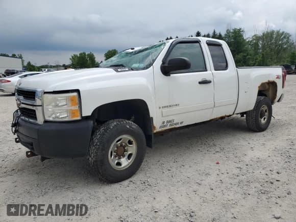 ✅ 2008 Chevrolet Silverado 2500HD 1LT • VIN: 1GCHK29K88E200314 • Lot: 61557165. Wystawiony na Copart z przebiegiem Nie podano. Bezpłatny archiwum sprzedaży aukcyjnych z USA i szczegółowy raport historii pojazdu na DreamBid. Zdjęcie 1.