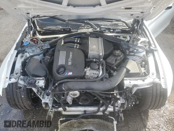 ✅ 2020 BMW M4 • VIN: WBS4Y9C09LAH83100 • Lot: 44961935. Listed on Copart with 30,704 mi. Free auction sales archive from the USA and detailed vehicle history report at DreamBid. Image 11.