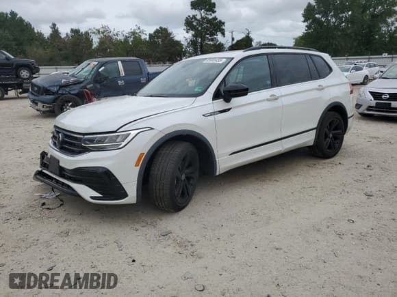 ✅ 2023 Volkswagen Tiguan SE R-Line Black • VIN: 3VVCB7AX9PM111182 • Lot: 85003455. Wystawiony na Copart z przebiegiem 41 036 mil. Bezpłatny archiwum sprzedaży aukcyjnych z USA i szczegółowy raport historii pojazdu na DreamBid. Zdjęcie 1.