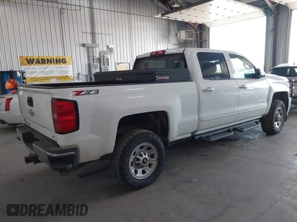 ✅ 2019 Chevrolet Silverado 2500HD LT • VIN: 1GC1KSEG3KF137272 • Lot: 39880414. Wystawiony na IAAI z przebiegiem 158 275 mil. Bezpłatny archiwum sprzedaży aukcyjnych z USA i szczegółowy raport historii pojazdu na DreamBid. Zdjęcie 4.