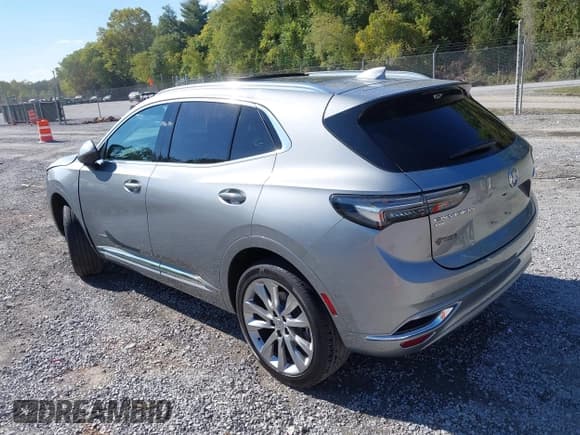 ✅ 2023 Buick Envision Avenir • VIN: LRBFZSR4XPD072276 • Lot: 43233872. Wystawiony na IAAI z przebiegiem 18 313 mil. Bezpłatny archiwum sprzedaży aukcyjnych z USA i szczegółowy raport historii pojazdu na DreamBid. Zdjęcie 3.