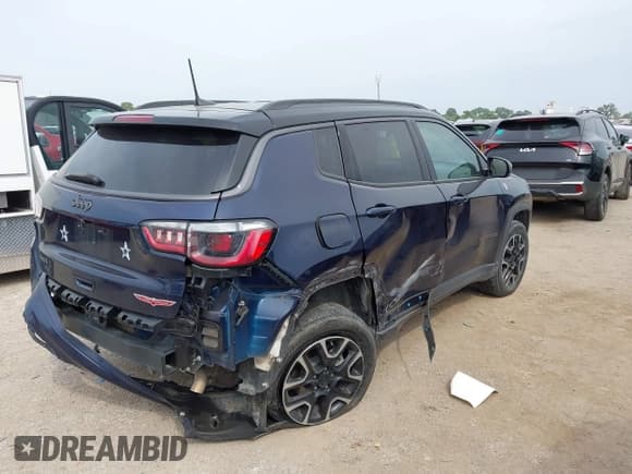✅ 2021 Jeep Compass Trailhawk • VIN: 3C4NJDDB4MT598043 • Lot: 43117843. Wystawiony na IAAI z przebiegiem 77 447 mil. Bezpłatny archiwum sprzedaży aukcyjnych z USA i szczegółowy raport historii pojazdu na DreamBid. Zdjęcie 4.