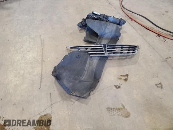 ✅ 2015 Hyundai Equus Ultimate • VIN: KMHGH4JH8FU093057 • Lot: 66270895. Listed on Copart with Not provided. Free auction sales archive from the USA and detailed vehicle history report at DreamBid. Image 12.