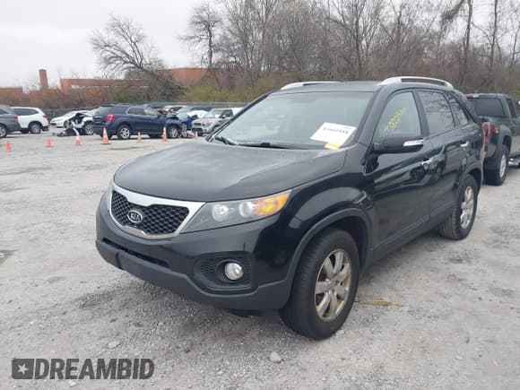 ✅ 2013 Kia Sorento LX • VIN: 5XYKT3A65DG418669 • Lot: 43803444. Listed on IAAI with 282,001 mi. Free auction sales archive from the USA and detailed vehicle history report at DreamBid. Image 2.