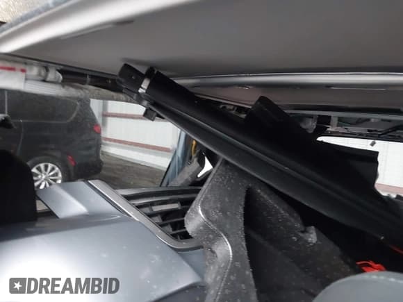 ✅ 2021 Subaru Forester Premium • VIN: JF2SKAFCXMH520290 • Lot: 43559923. Wystawiony na IAAI z przebiegiem 59 511 mil. Bezpłatny archiwum sprzedaży aukcyjnych z USA i szczegółowy raport historii pojazdu na DreamBid. Zdjęcie 8.