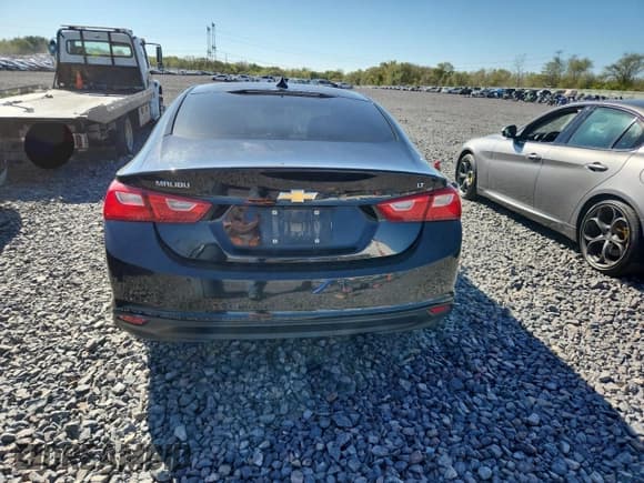 ✅ 2017 Chevrolet Malibu LT • VIN: 1G1ZE5ST5HF261218 • Lot: 86101195. Listed on Copart with 161,572 mi. Free auction sales archive from the USA and detailed vehicle history report at DreamBid. Image 6.