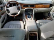 ✅ 2000 Jaguar XJ • VIN: SAJDA14C4YLF17633 • Лот: 74607544. Опубликован ранее на Copart с пробегом 89 114 миль. Бесплатный доступ к архиву аукционных продаж из США и подробный отчёт об истории автомобиля на DreamBid. Изображение 8.