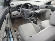 ✅ 2008 Hyundai Accent GS • VIN: KMHCM36C78U060619 • Лот: 67817475. Опубликован ранее на Copart с пробегом 234 806 миль. Бесплатный доступ к архиву аукционных продаж из США и подробный отчёт об истории автомобиля на DreamBid. Изображение 8.