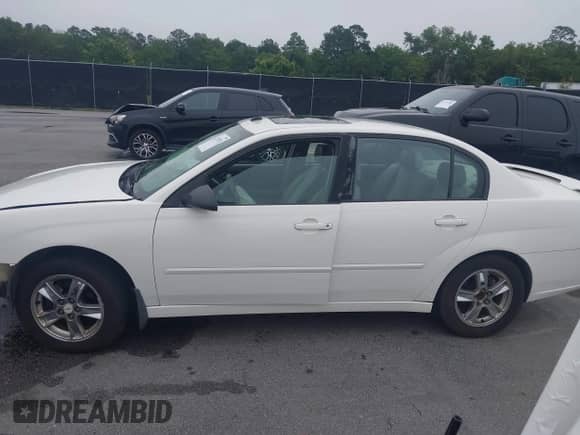 2005 Chevrolet Malibu LT с VIN 1G1ZU54815F250983, выставлен на аукционе IAAI как лот 42358754 с пробегом 250 010 миль миль и . История ставок и продаж доступна на DreamBid. Изображение 14.