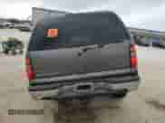 2001 Chevrolet Suburban LS с VIN 3GNEC16T61G252375, выставлен на аукционе Copart как лот 78806624 с пробегом 282 470 миль миль и Списание • Salvage title. История ставок и продаж доступна на DreamBid. Изображение 6.