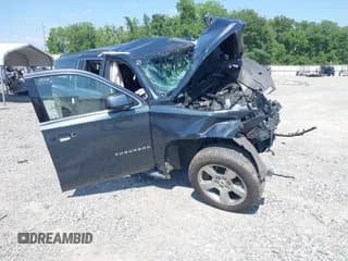 ✅ 2020 Chevrolet Suburban LT • VIN: 1GNSKHKC1LR101094 • Lot: 42245069. Wystawiony na IAAI z przebiegiem 100 000 mil. Bezpłatny archiwum sprzedaży aukcyjnych z USA i szczegółowy raport historii pojazdu na DreamBid. Zdjęcie 1.