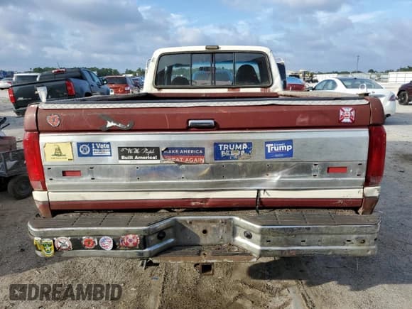 ✅ 1990 Ford F-250 • VIN: 1FTHX25M8LKA56573 • Lot: 74191114. Listed on Copart with 88,682 mi. Free auction sales archive from the USA and detailed vehicle history report at DreamBid. Image 6.