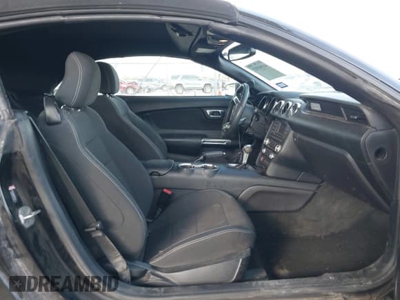 ✅ 2017 Ford Mustang V6 • VIN: 1FATP8EM4H5256892 • Lot: 41991537. Listed on IAAI with 39,861 mi. Free auction sales archive from the USA and detailed vehicle history report at DreamBid. Image 5.