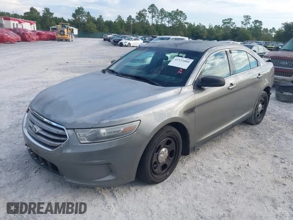 ✅ 2013 Ford Police Interceptor • VIN: 1FAHP2M8XDG126749 • Lot: 43332080. Wystawiony na IAAI z przebiegiem 131 600 mil. Bezpłatny archiwum sprzedaży aukcyjnych z USA i szczegółowy raport historii pojazdu na DreamBid. Zdjęcie 17.