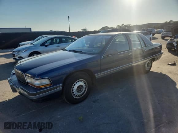✅ 1995 Buick Roadmaster Collectors Edition • VIN: 1G4BN52P6SR400754 • Lot: 92871085. Listed on Copart with 154,633 mi. Free auction sales archive from the USA and detailed vehicle history report at DreamBid. Image 1.