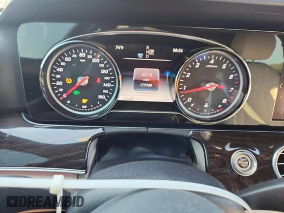 ✅ 2019 Mercedes-Benz E 300 • VIN: WDDZF4JB1KA490433 • Lot: 84273685. Listed on Copart with 129,088 mi. Free auction sales archive from the USA and detailed vehicle history report at DreamBid. Image 9.