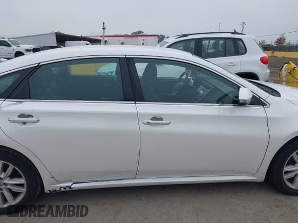 ✅ 2014 Toyota Avalon XLE Premium • VIN: 4T1BK1EB3EU090498 • Lot: 43909209. Wystawiony na IAAI z przebiegiem 332 570 mil. Bezpłatny archiwum sprzedaży aukcyjnych z USA i szczegółowy raport historii pojazdu na DreamBid. Zdjęcie 13.