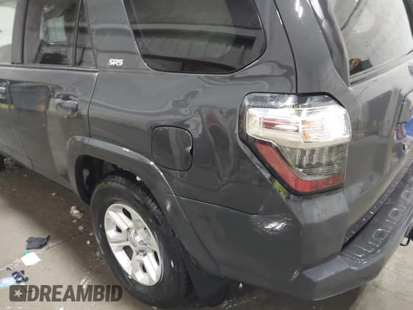 ✅ 2024 Toyota 4Runner SR5 • VIN: JTEMU5JR4R6272704 • Lot: 43821909. Wystawiony na IAAI z przebiegiem 26 827 mil. Bezpłatny archiwum sprzedaży aukcyjnych z USA i szczegółowy raport historii pojazdu na DreamBid. Zdjęcie 15.
