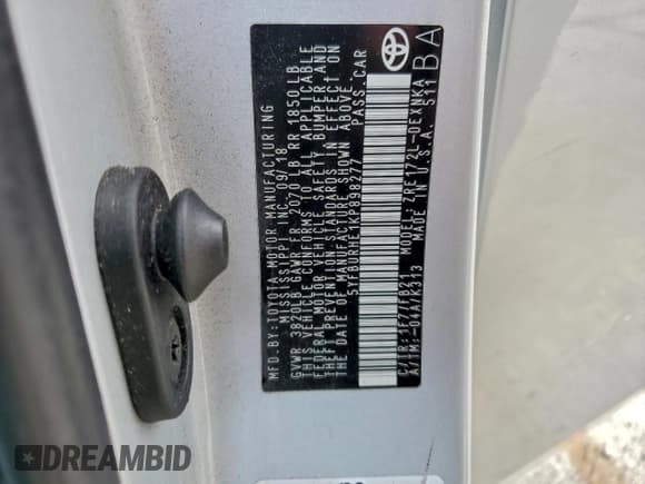 ✅ 2019 Toyota Corolla LE • VIN: 5YFBURHE1KP898277 • Лот: 93642235. Опубликован ранее на Copart с пробегом 66 894 миль. Бесплатный доступ к архиву аукционных продаж из США и подробный отчёт об истории автомобиля на DreamBid. Изображение 13.