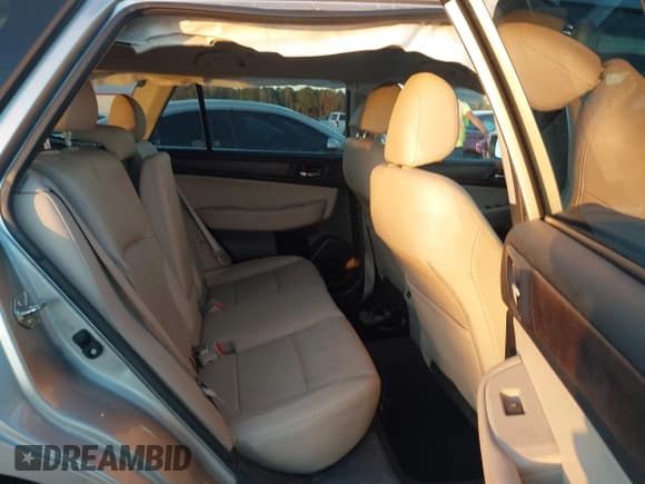 ✅ 2016 Subaru Outback Limited • VIN: 4S4BSENC7G3360101 • Lot: 43722557. Wystawiony na IAAI z przebiegiem 214 983 mil. Bezpłatny archiwum sprzedaży aukcyjnych z USA i szczegółowy raport historii pojazdu na DreamBid. Zdjęcie 8.