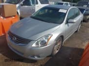 ✅ 2011 Nissan Altima SR • VIN: 1N4BL2AP4BC135870 • Лот: 43101772. Опубликован ранее на IAAI с пробегом 141 739 миль. Бесплатный доступ к архиву аукционных продаж из США и подробный отчёт об истории автомобиля на DreamBid. Изображение 2.