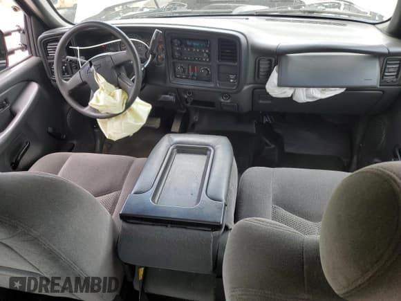 ✅ 2006 Chevrolet Silverado 2500HD Work Truck • VIN: 1GCHK29U56E162409 • Lot: 57626185. Wystawiony na Copart z przebiegiem 147 922 mil. Bezpłatny archiwum sprzedaży aukcyjnych z USA i szczegółowy raport historii pojazdu na DreamBid. Zdjęcie 8.