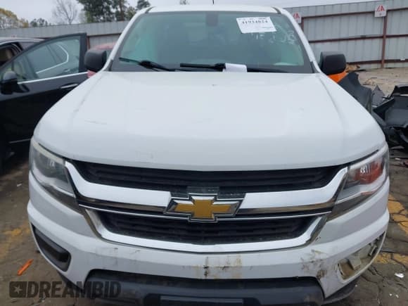 ✅ 2019 Chevrolet Colorado 2WD Work Truck • VIN: 1GCHSBEA4K1170109 • Lot: 41934824. Wystawiony na IAAI z przebiegiem 105 970 mil. Bezpłatny archiwum sprzedaży aukcyjnych z USA i szczegółowy raport historii pojazdu na DreamBid. Zdjęcie 12.