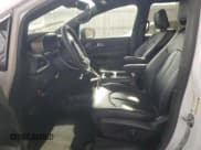 ✅ 2025 Chrysler Pacifica Select • VIN: 2C4RC1BG3SR502556 • Lot: 93856955. Wystawiony na Copart z przebiegiem 30 371 mil. Bezpłatny archiwum sprzedaży aukcyjnych z USA i szczegółowy raport historii pojazdu na DreamBid. Zdjęcie 7.