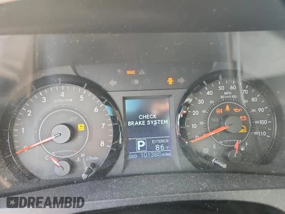 ✅ 2017 Toyota Sienna LE Auto Access Seat • VIN: 5TDKZ3DC0HS857819 • Lot: 62381135. Wystawiony na Copart z przebiegiem 101 388 mil. Bezpłatny archiwum sprzedaży aukcyjnych z USA i szczegółowy raport historii pojazdu na DreamBid. Zdjęcie 9.