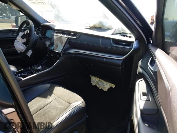 ✅ 2023 Jeep Grand Cherokee Laredo • VIN: 1C4RJHAGXPC620670 • Lot: 41994015. Listed on IAAI with 15,893 mi. Free auction sales archive from the USA and detailed vehicle history report at DreamBid. Image 5.