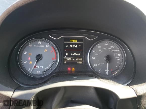 ✅ 2015 Audi S3 Premium Plus • VIN: WAUBFGFFXF1044518 • Lot: 60318135. Wystawiony na Copart z przebiegiem 123 478 mil. Bezpłatny archiwum sprzedaży aukcyjnych z USA i szczegółowy raport historii pojazdu na DreamBid. Zdjęcie 9.